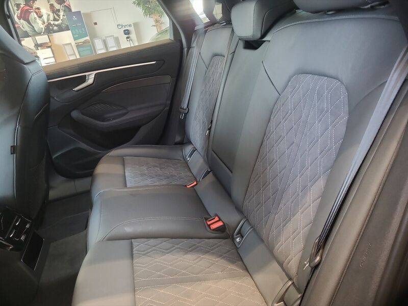 More views of Audi A6