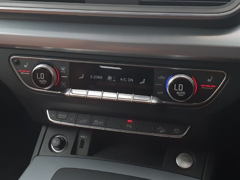 More views of Audi Q5