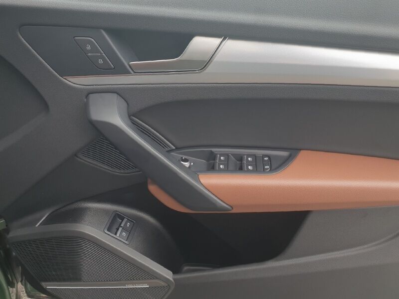 More views of Audi Q5