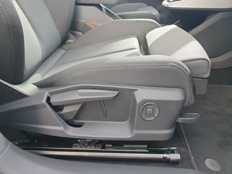 More views of Audi Q4 e-tron