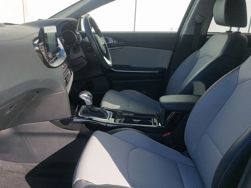 More views of Kia Ceed