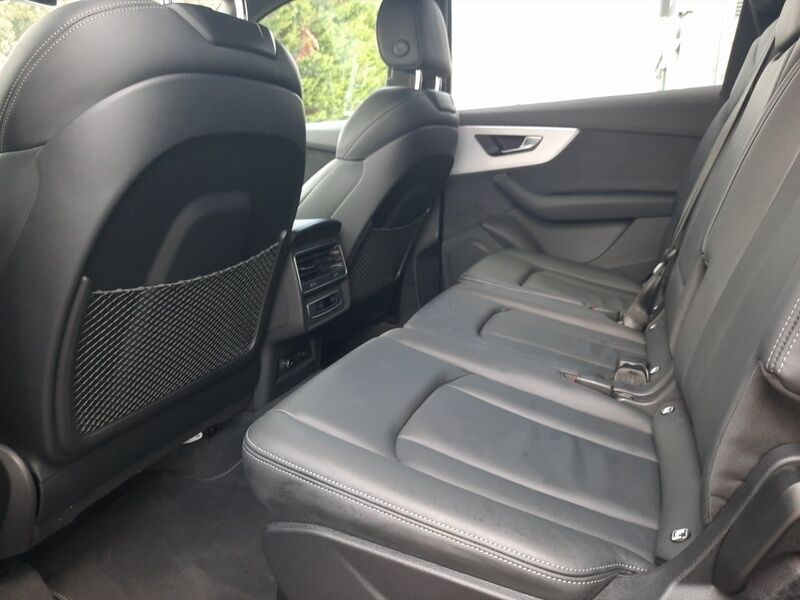 More views of Audi Q7