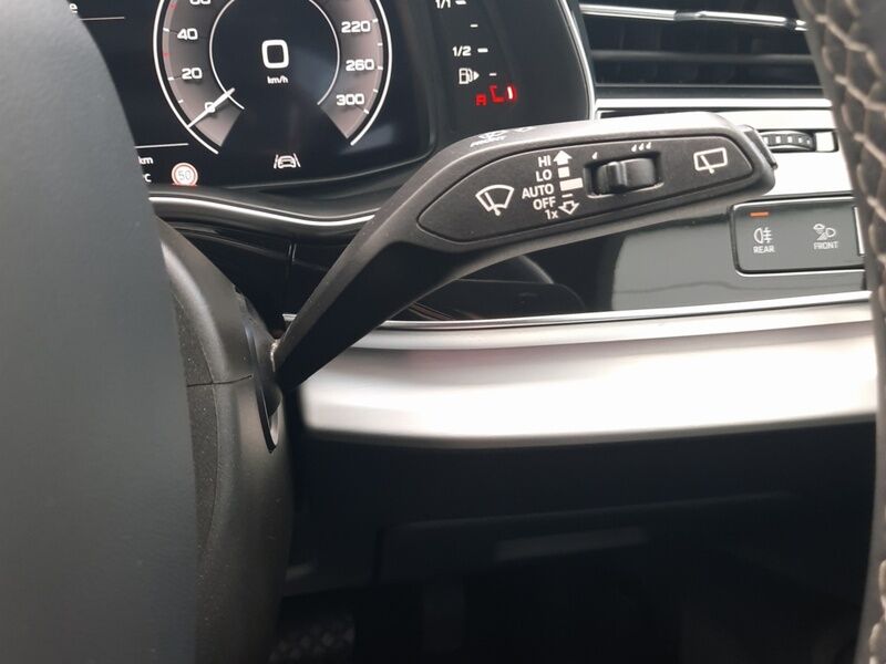 More views of Audi Q7