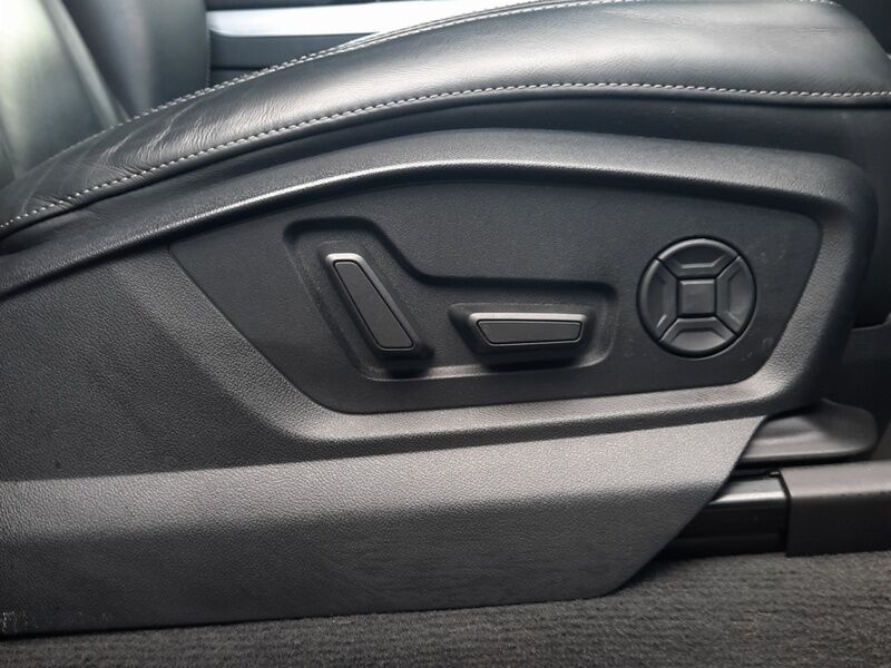 More views of Audi Q7