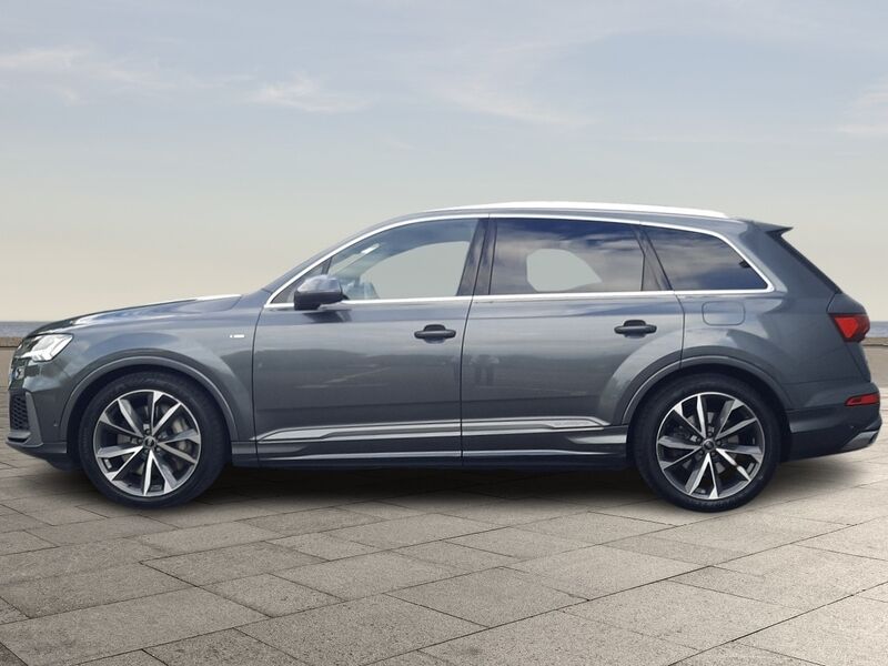 More views of Audi Q7