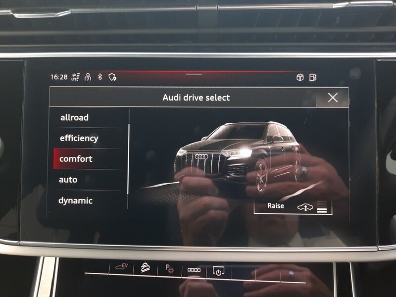 More views of Audi Q7