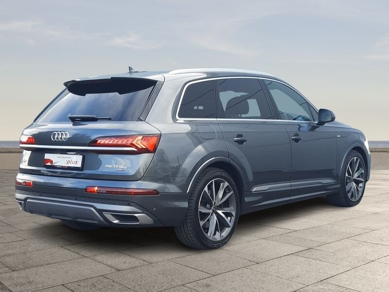 More views of Audi Q7