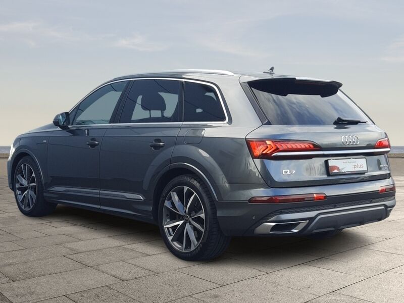 More views of Audi Q7