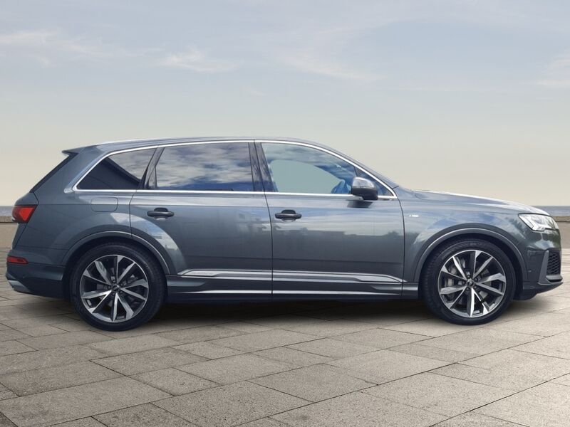 More views of Audi Q7