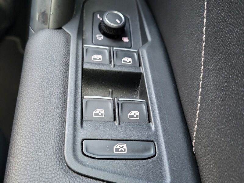 More views of Volkswagen Tiguan