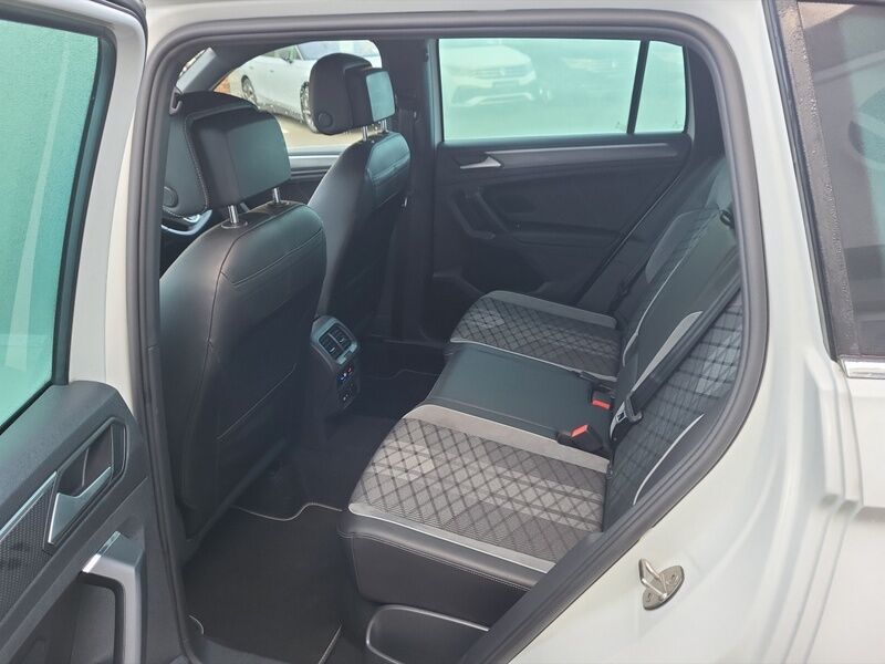 More views of Volkswagen Tiguan