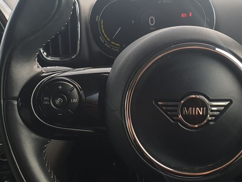 More views of Mini Countryman