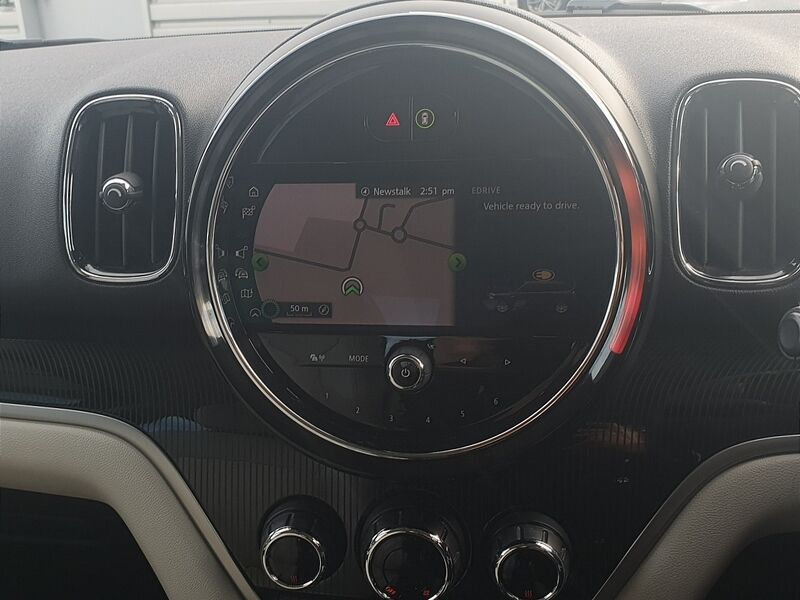 More views of Mini Countryman