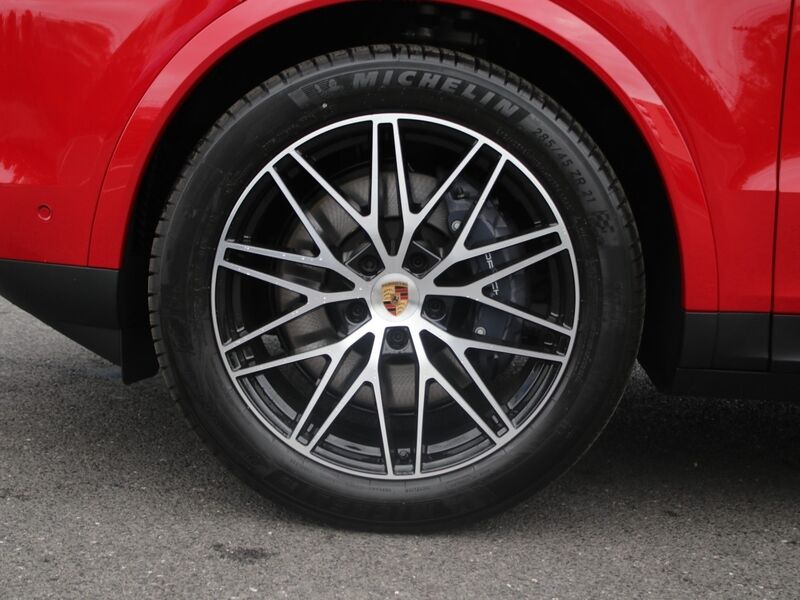 More views of Porsche Cayenne