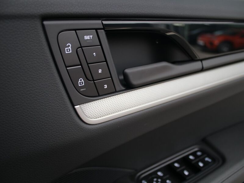 More views of Porsche Cayenne