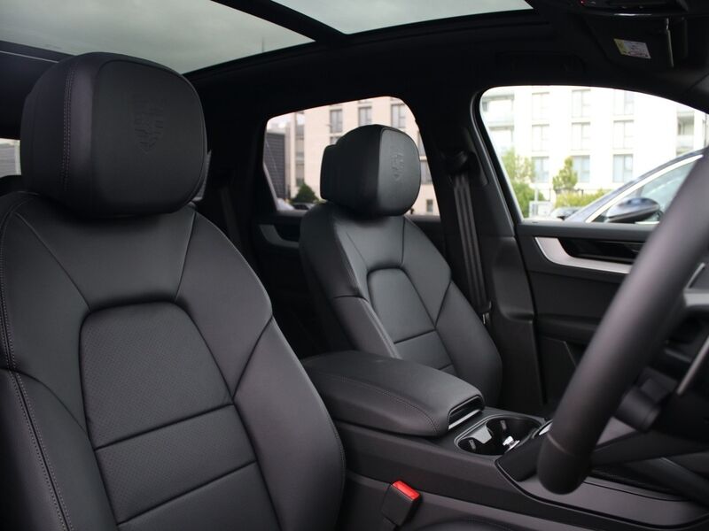 More views of Porsche Cayenne