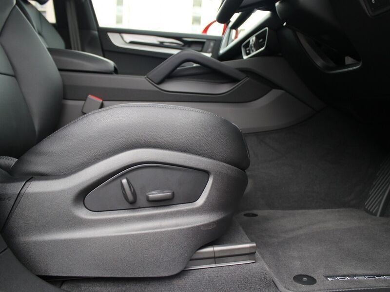 More views of Porsche Cayenne