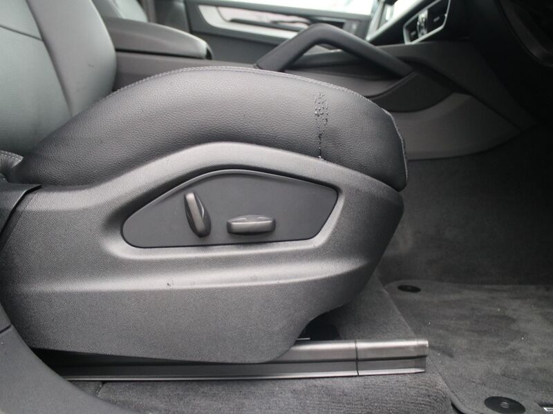 More views of Porsche Cayenne