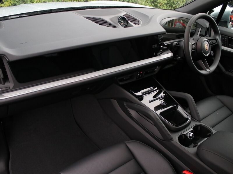 More views of Porsche Cayenne