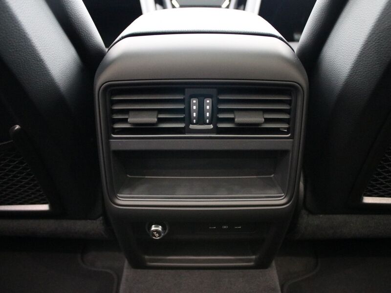 More views of Porsche Cayenne