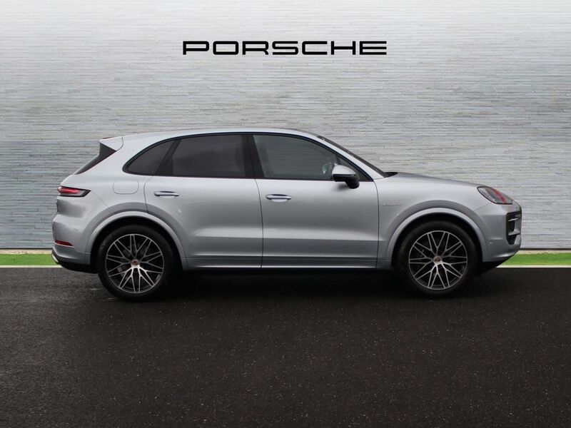 More views of Porsche Cayenne