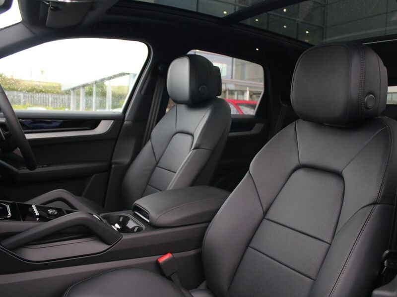 More views of Porsche Cayenne