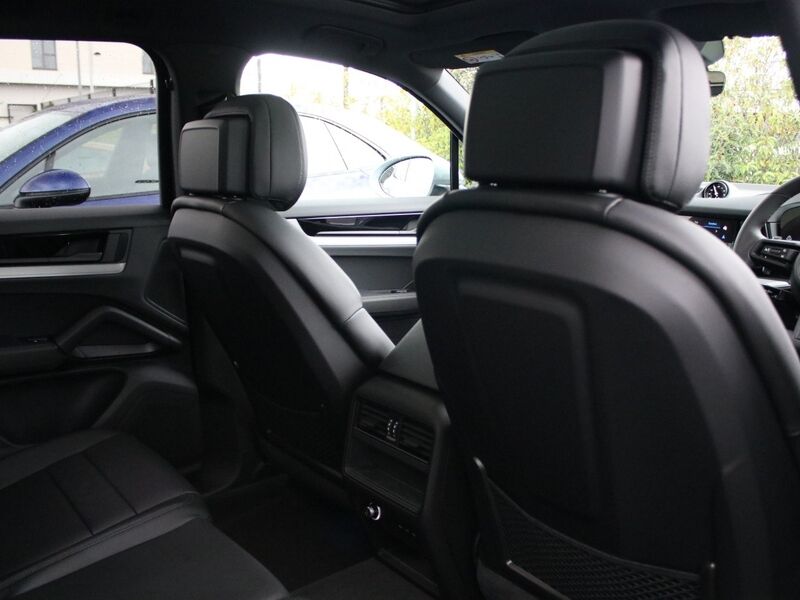 More views of Porsche Cayenne