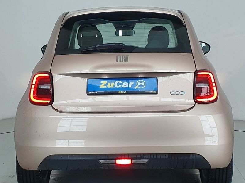 More views of Fiat 500e