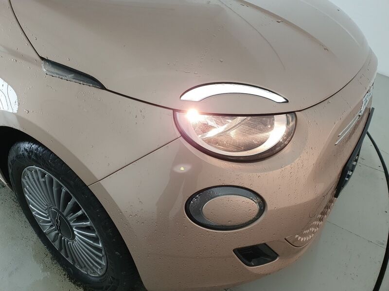 More views of Fiat 500e