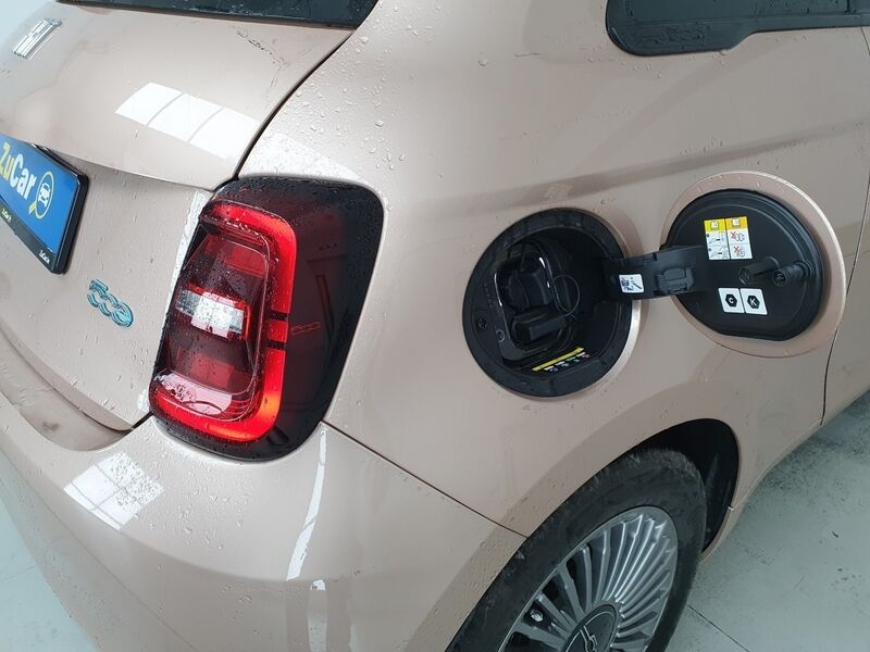 More views of Fiat 500e