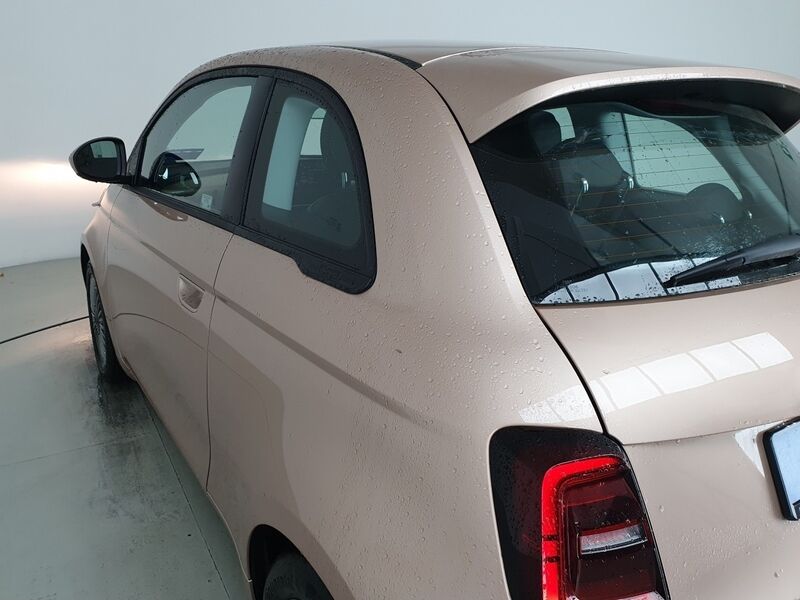 More views of Fiat 500e