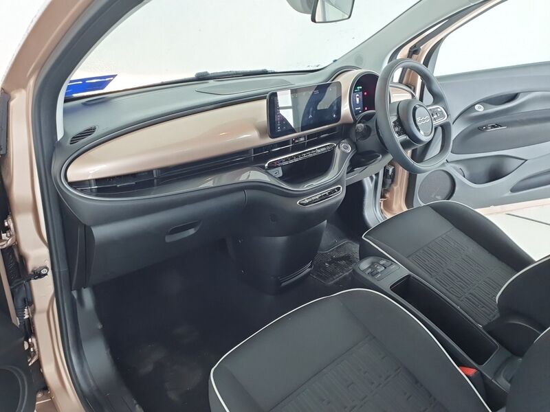 More views of Fiat 500e