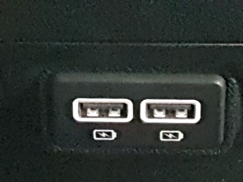 More views of Peugeot 5008