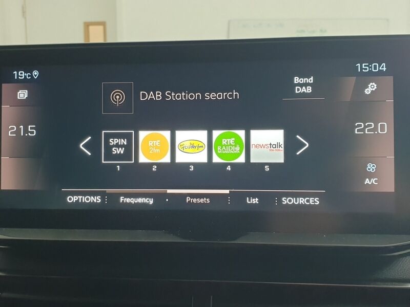 More views of Peugeot 5008