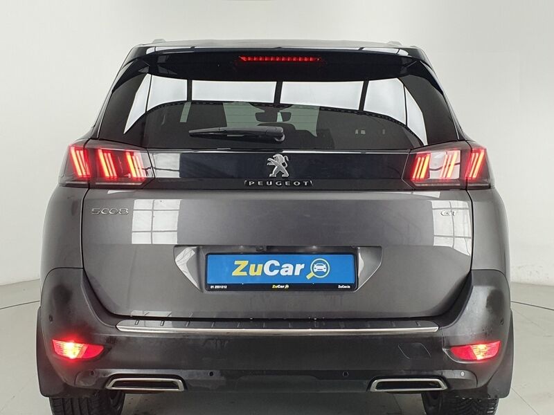 More views of Peugeot 5008