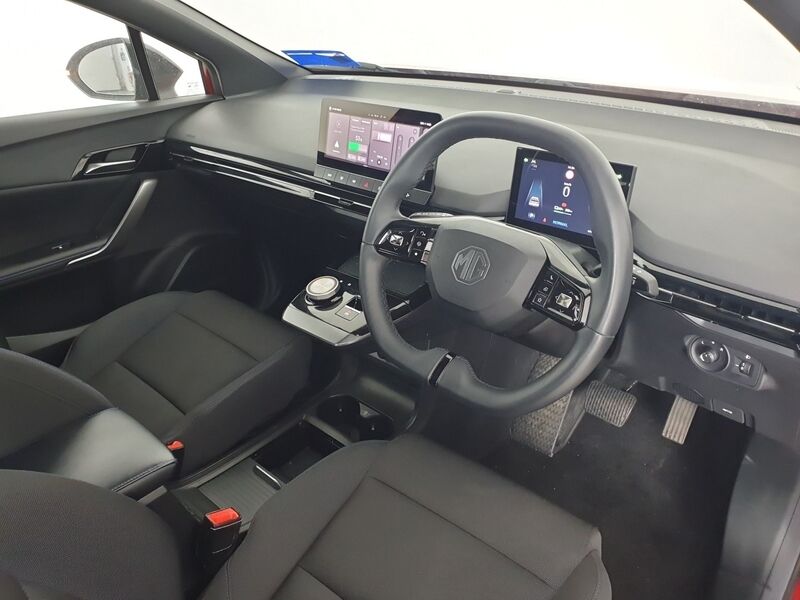 More views of MG MG4