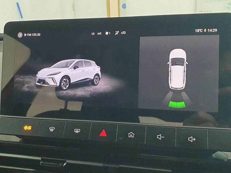 More views of MG MG4