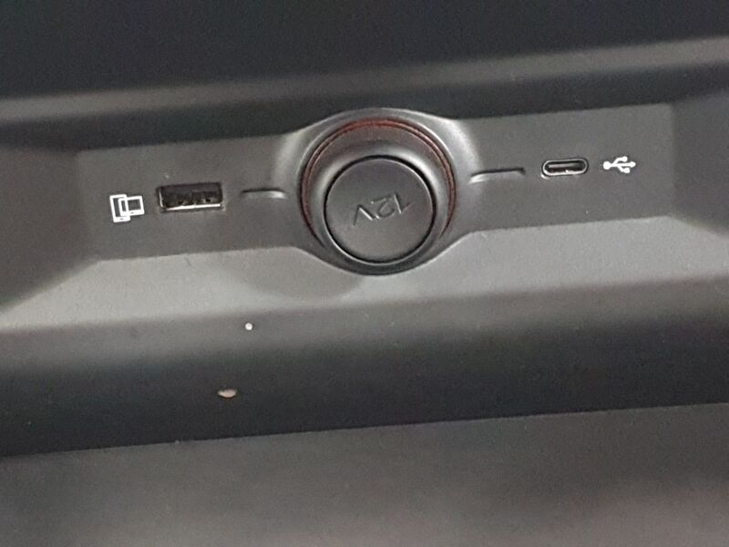 More views of MG MG4