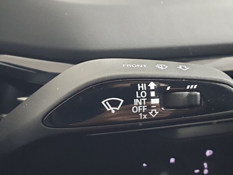 More views of MG MG4