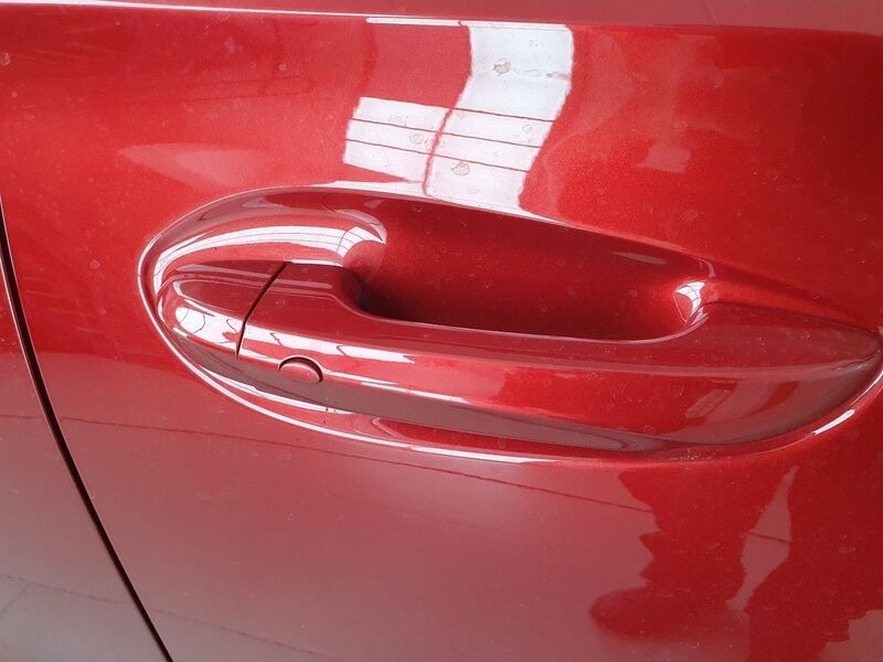 More views of MG MG4