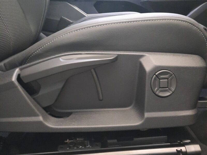 More views of Audi Q4 e-tron