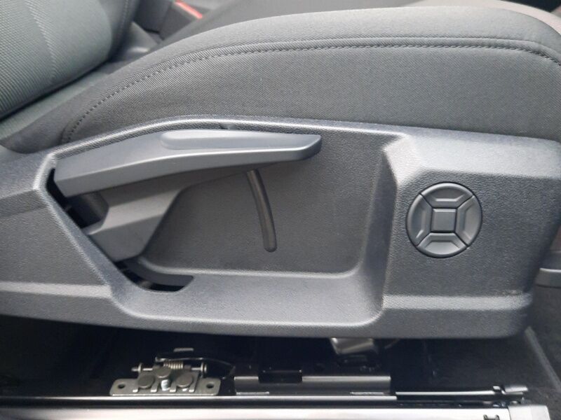 More views of Audi Q4 e-tron