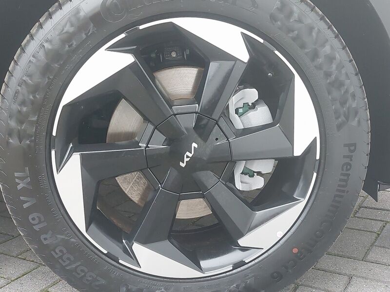 More views of Kia Sorento