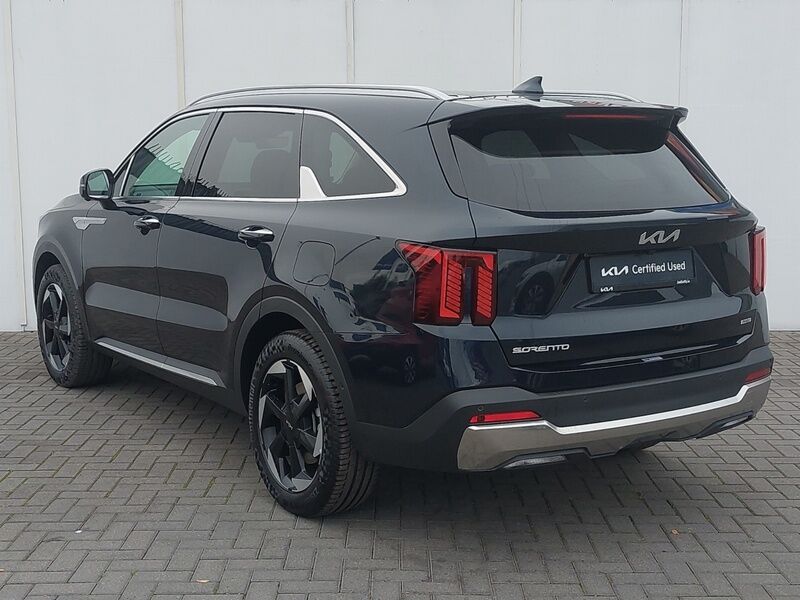 More views of Kia Sorento