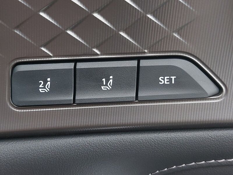 More views of Kia Sorento