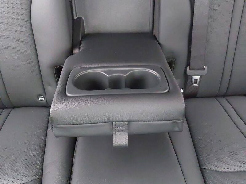 More views of Kia Sorento