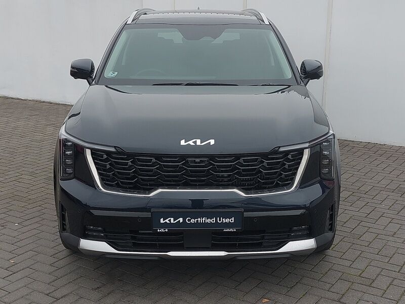 More views of Kia Sorento