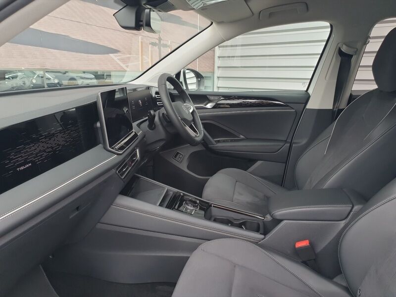 More views of Volkswagen Tiguan