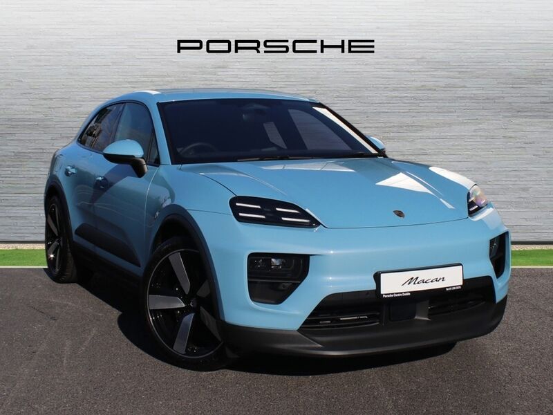 More views of Porsche Macan
