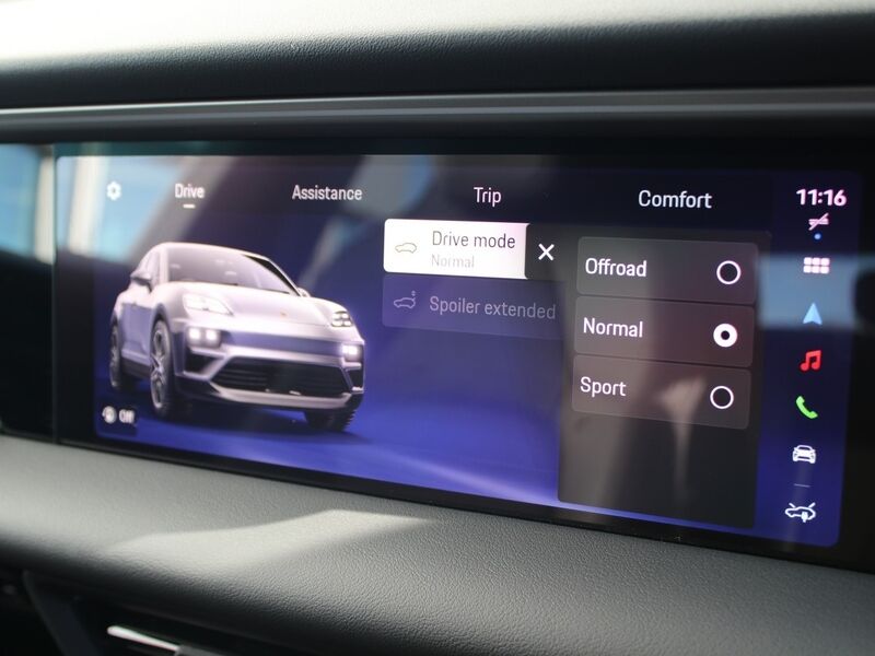 More views of Porsche Macan